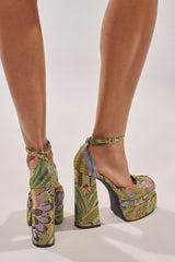 AZALEA WANG ZIPPHORA GREEN MULTI BROCADE PLATFORM PUMP
