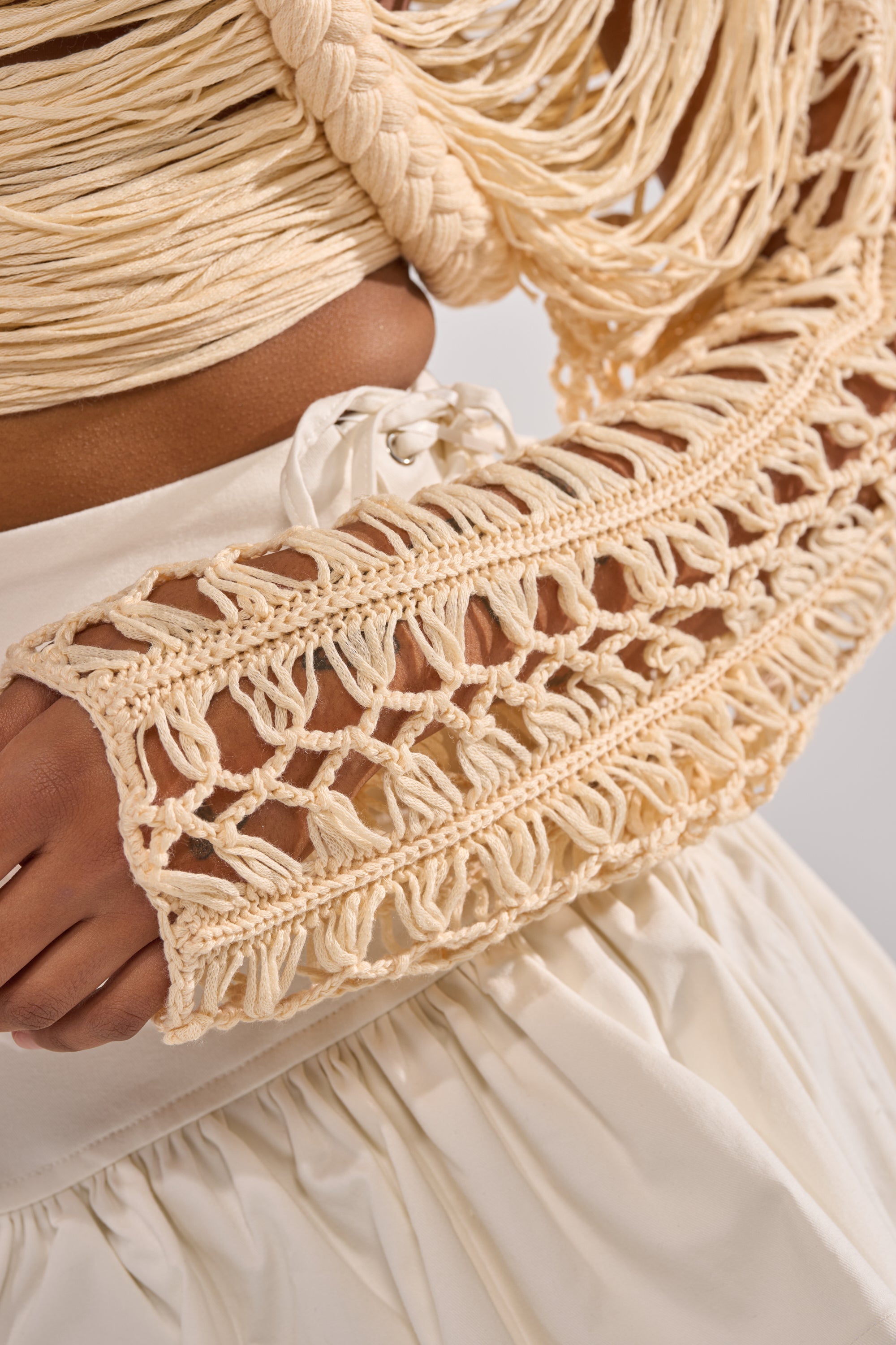 CATCHING FEELING FRINGE SWEATER