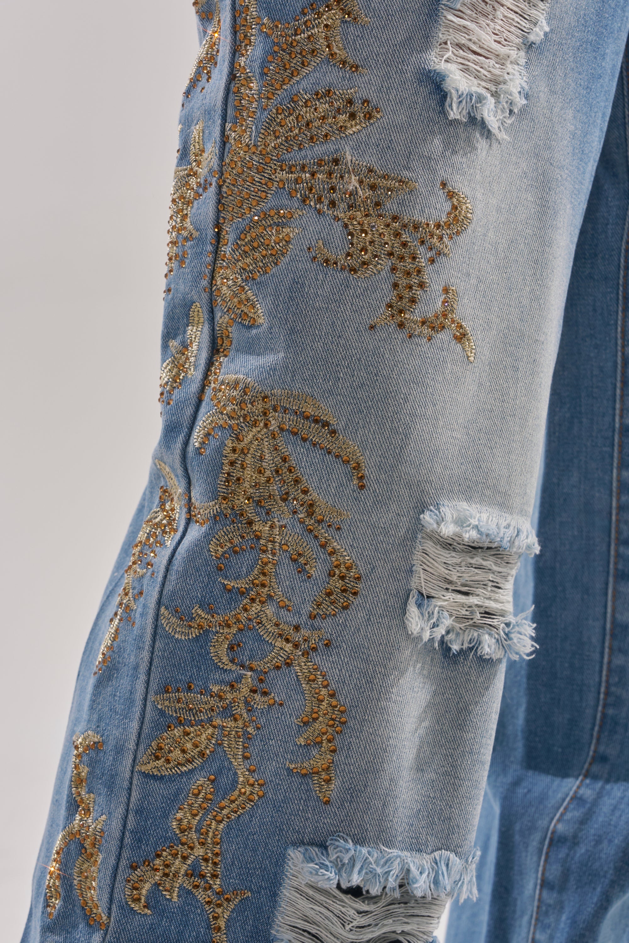CLEO GOLDEN DISTRESSED STRAIGHT DENIM PANT
