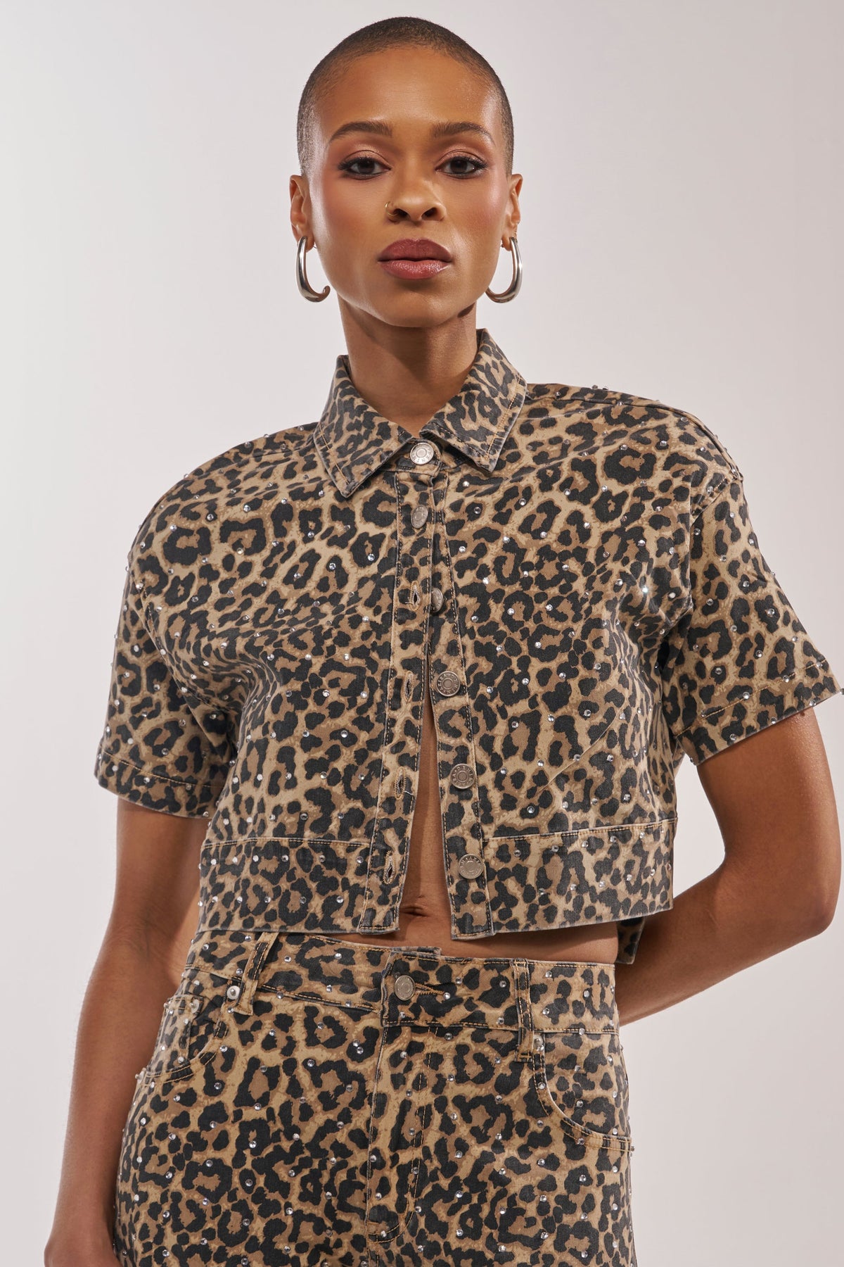 LEOPARD SISTA BUTTON DOWN