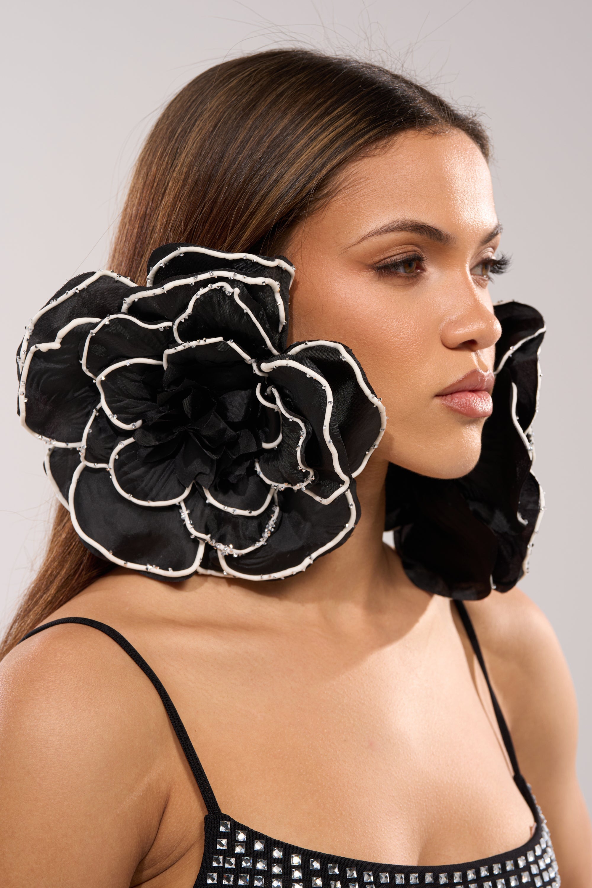 DRAMA EARRING