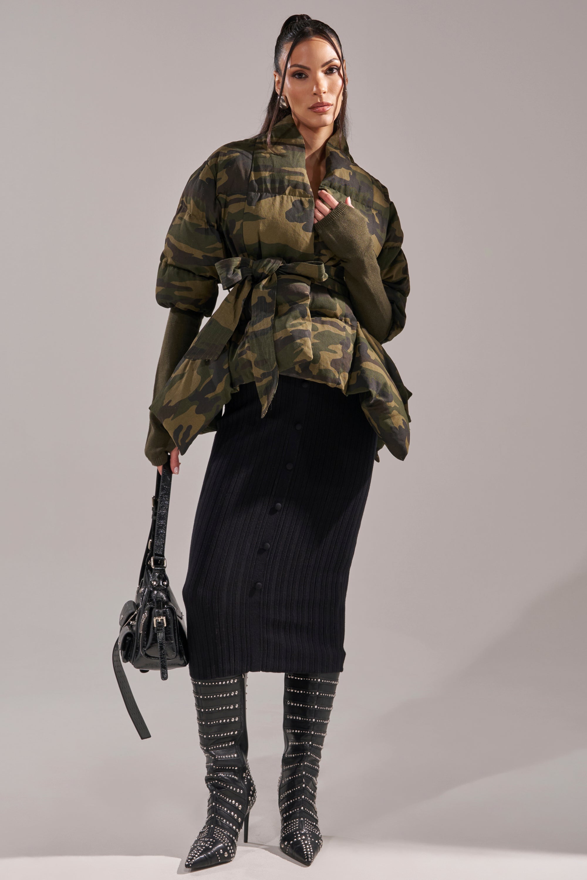 RIB SLEEVE PEPLUM PUFFER IN CAMO