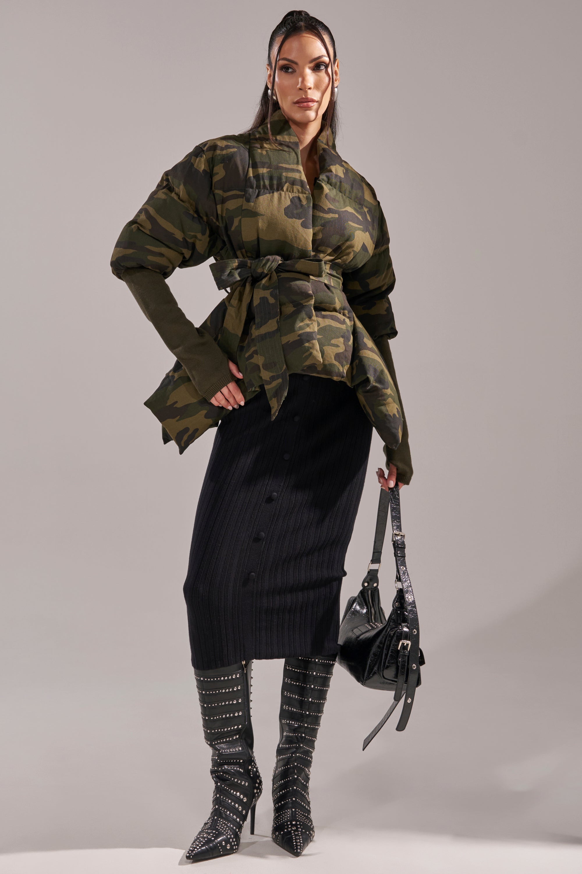 RIB SLEEVE PEPLUM PUFFER IN CAMO