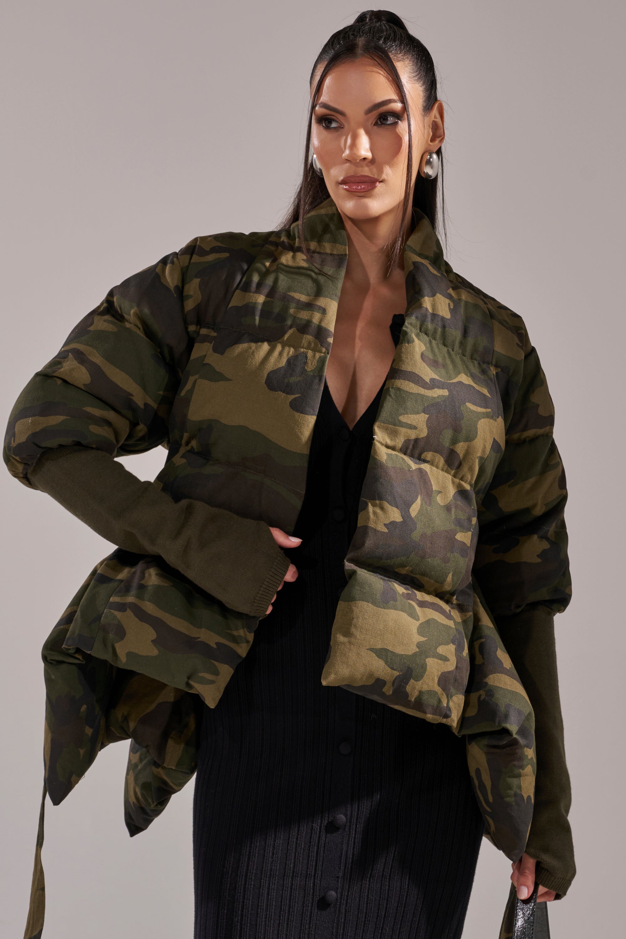 RIB SLEEVE PEPLUM PUFFER IN CAMO