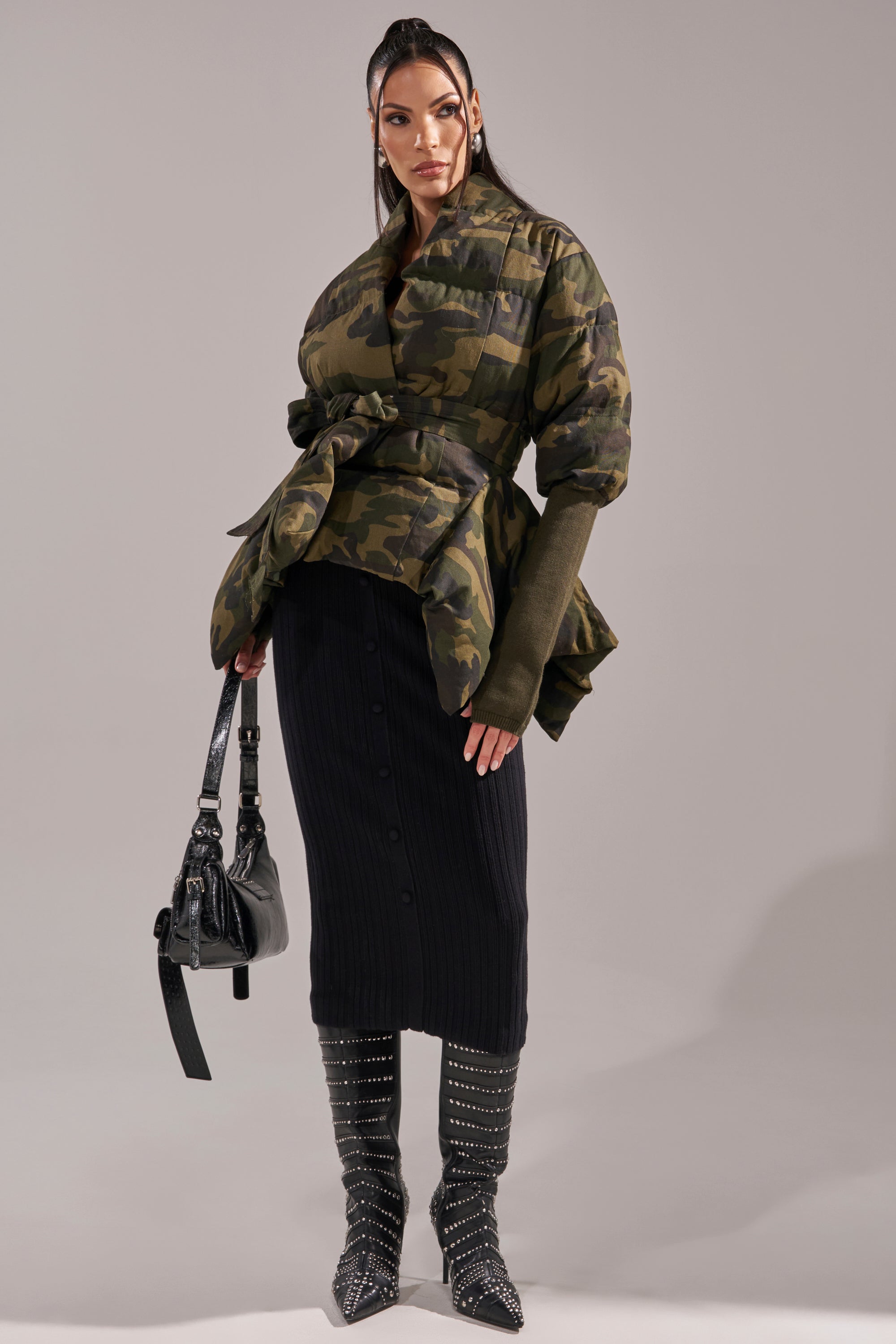 RIB SLEEVE PEPLUM PUFFER IN CAMO