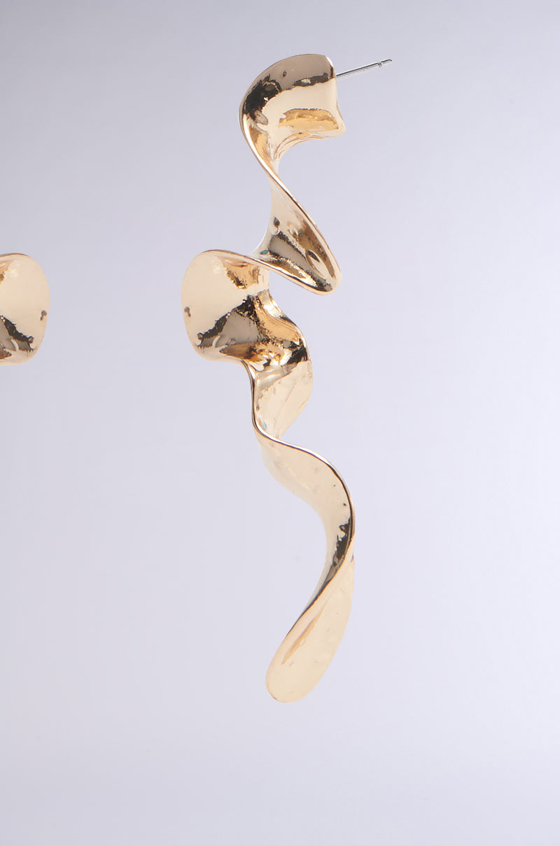 GOLD SQUIGGLES DANGLE EARRING