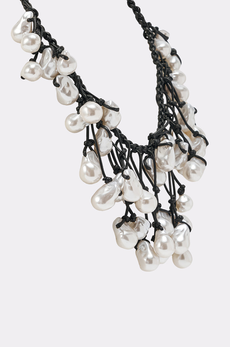 GIVING EVERYTHING NECKLACE
