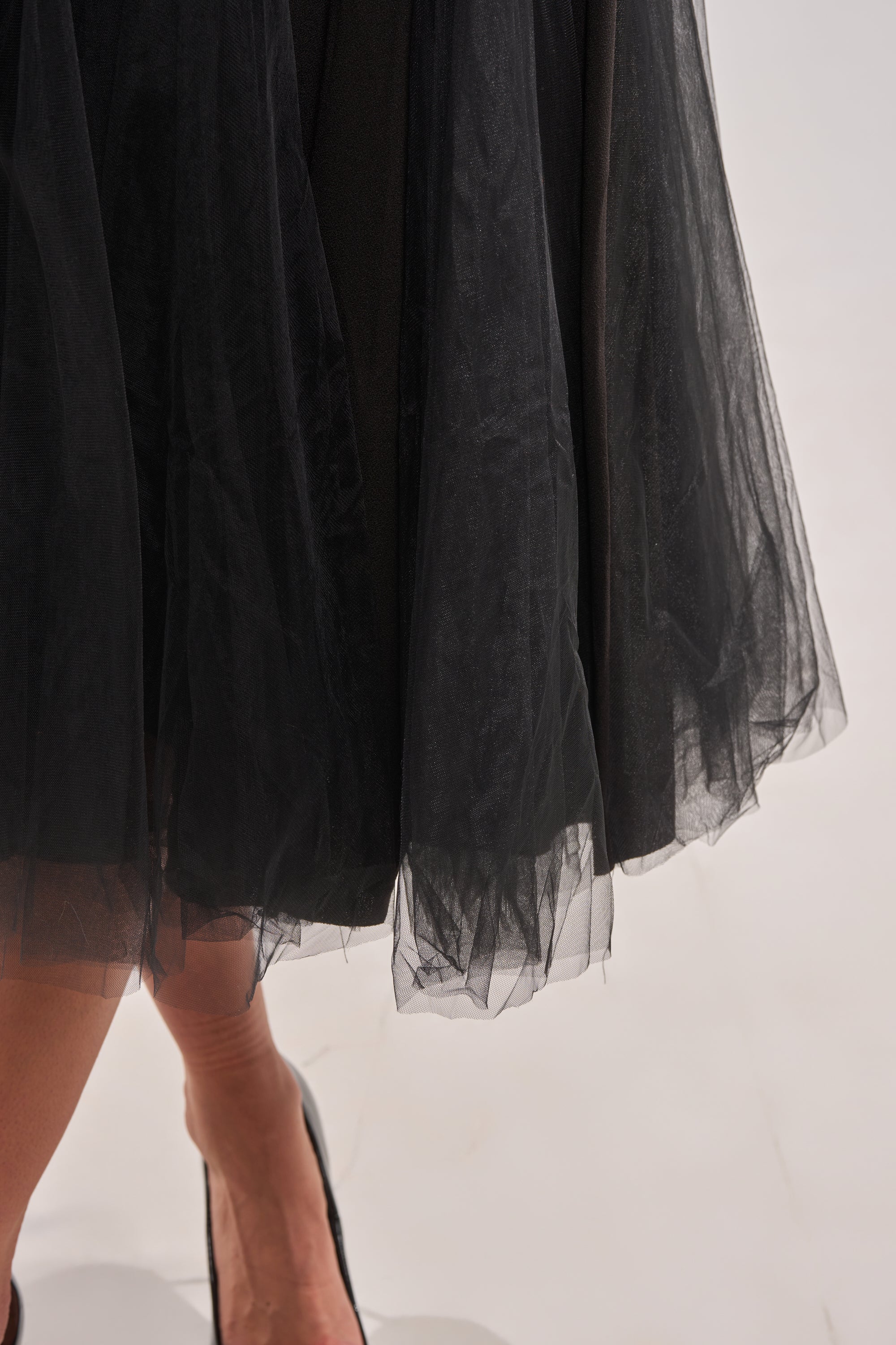 KNOW YOUR WORTH TULLE MIDI DRESS IN BLACK