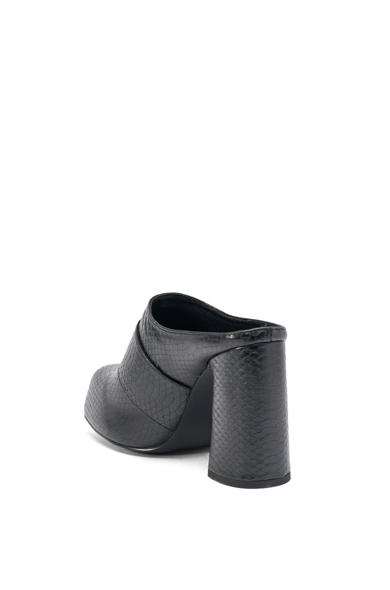 AZALEA WANG ELYSIA BLACK PU ROUND TOE MULE