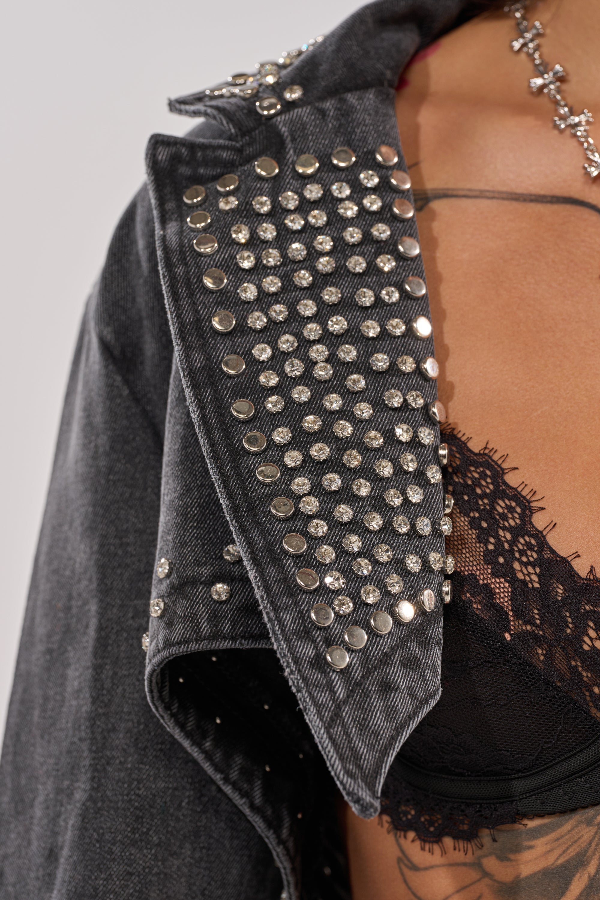 WATERFALL FRINGE CROPPED DENIM JACKET