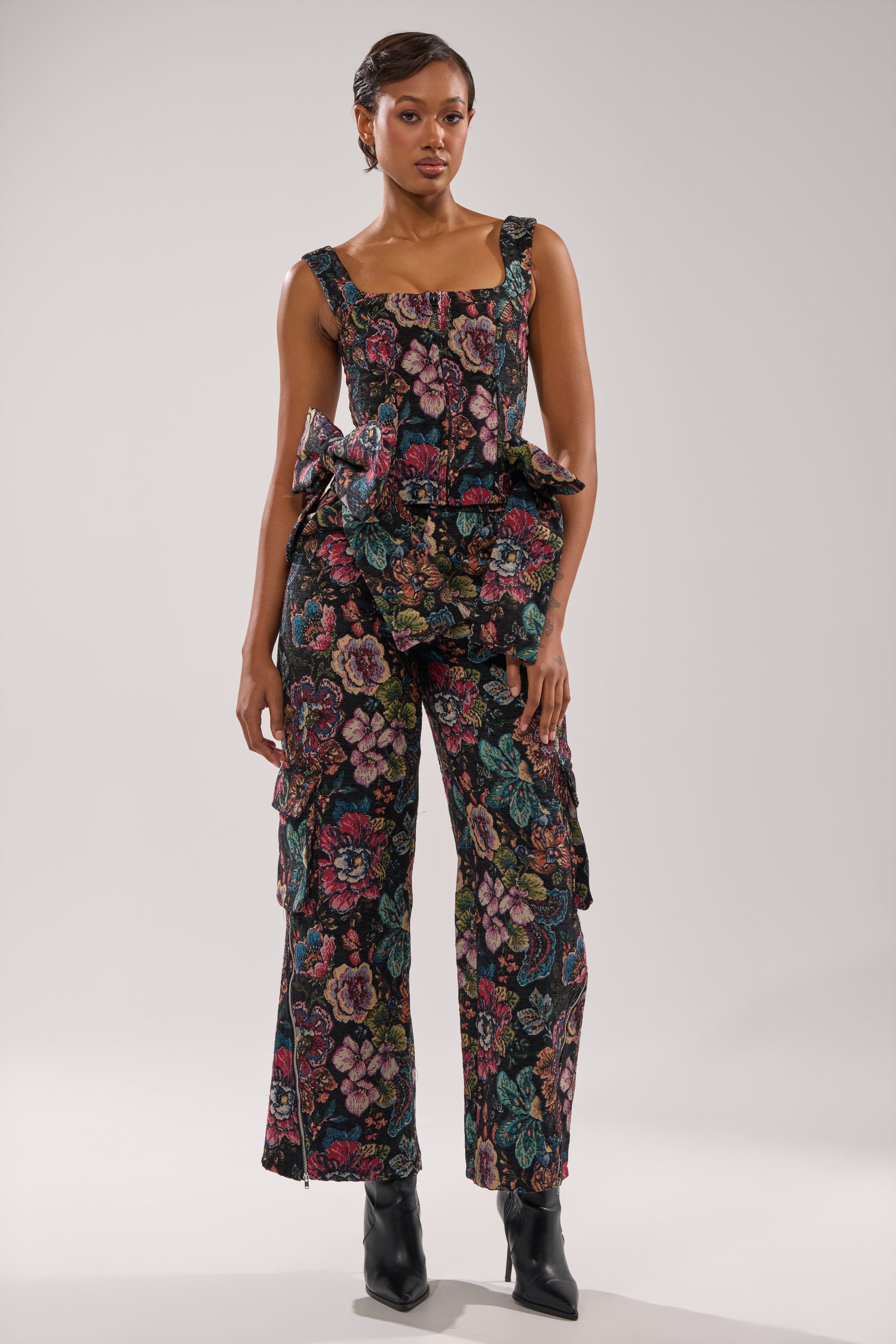 PRETTY LITTLE LADY BROCADE CORSET