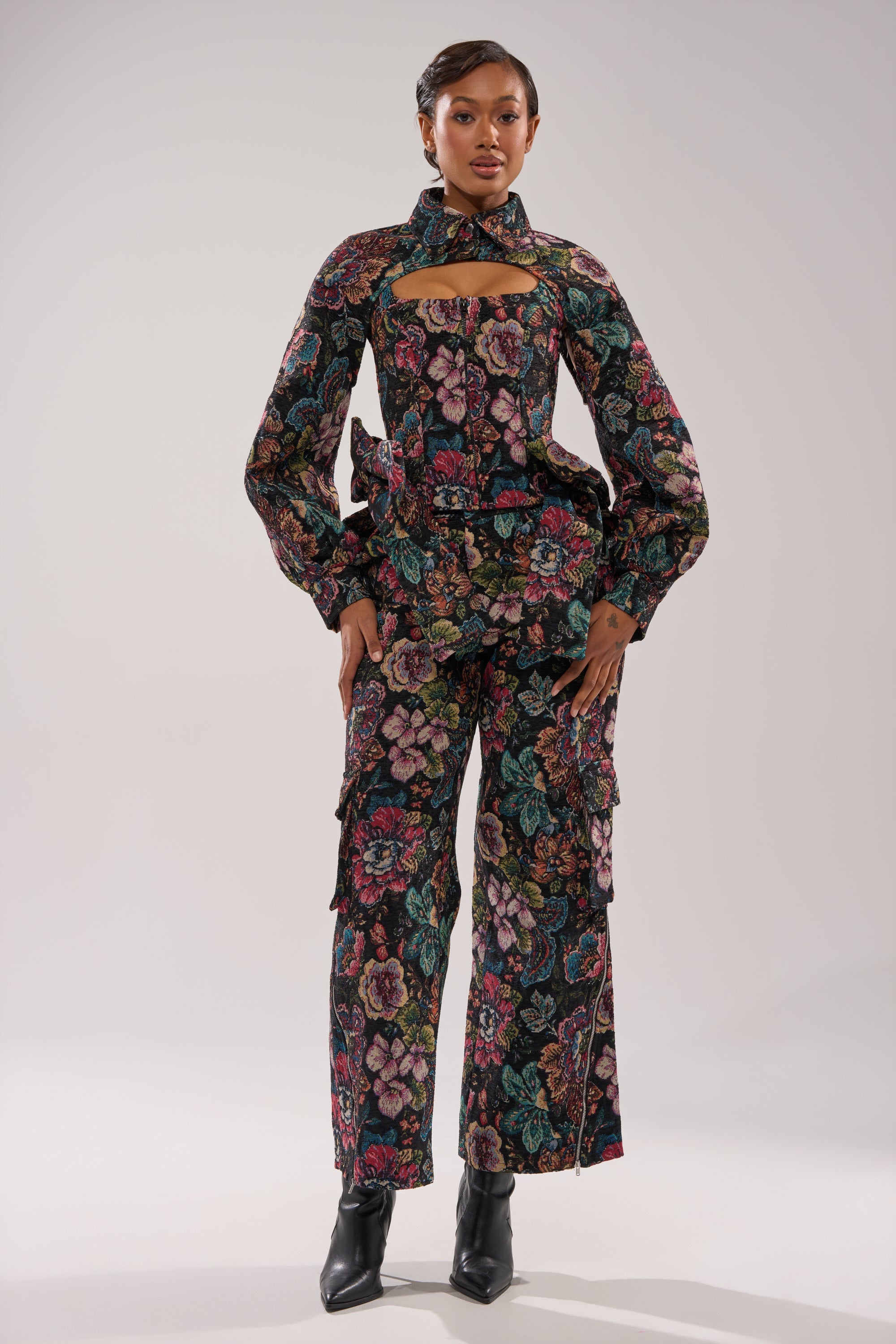 PRETTY LITTLE LADY BROCADE CORSET