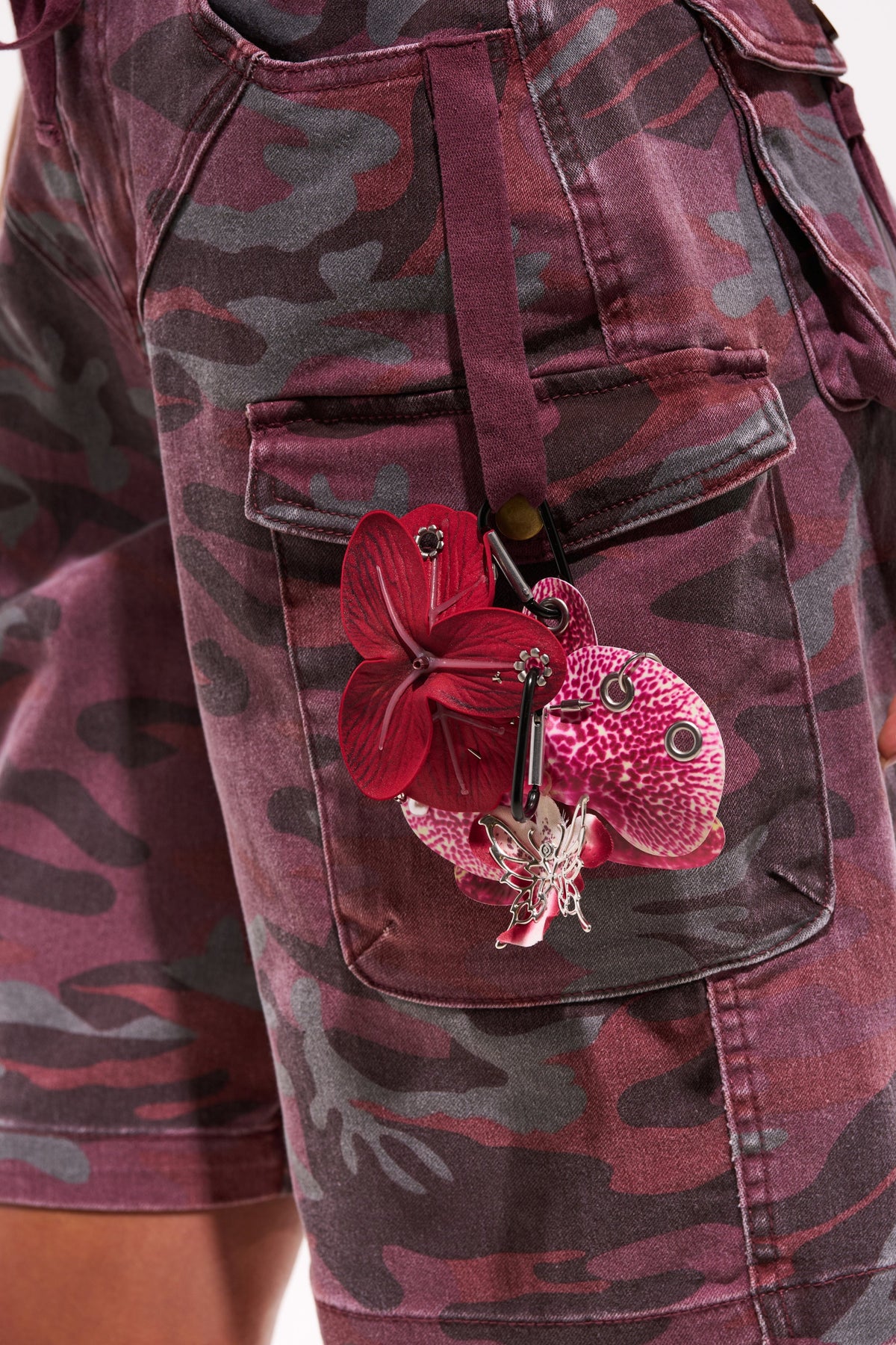 PIERCED ORCHID FLOWER KEYCHAIN SET