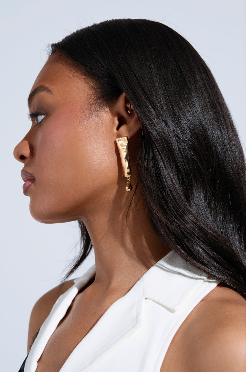 EXCUSE ME EARRING