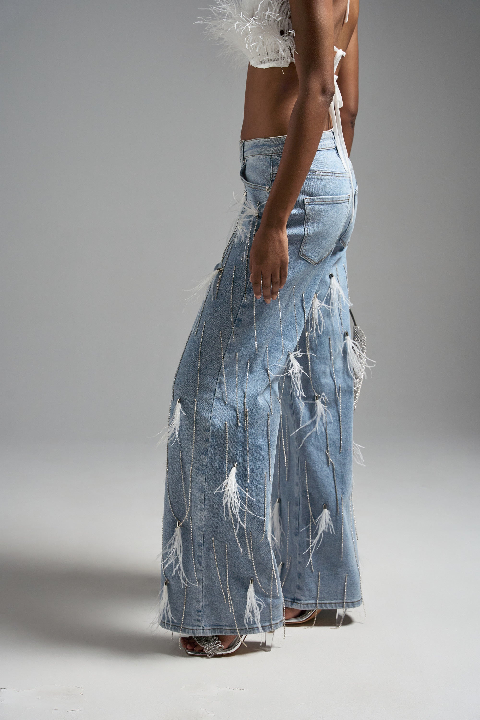 SHAKE IT FOR ME GIRL WHITE FEATHER EMBELLISHED DENIM