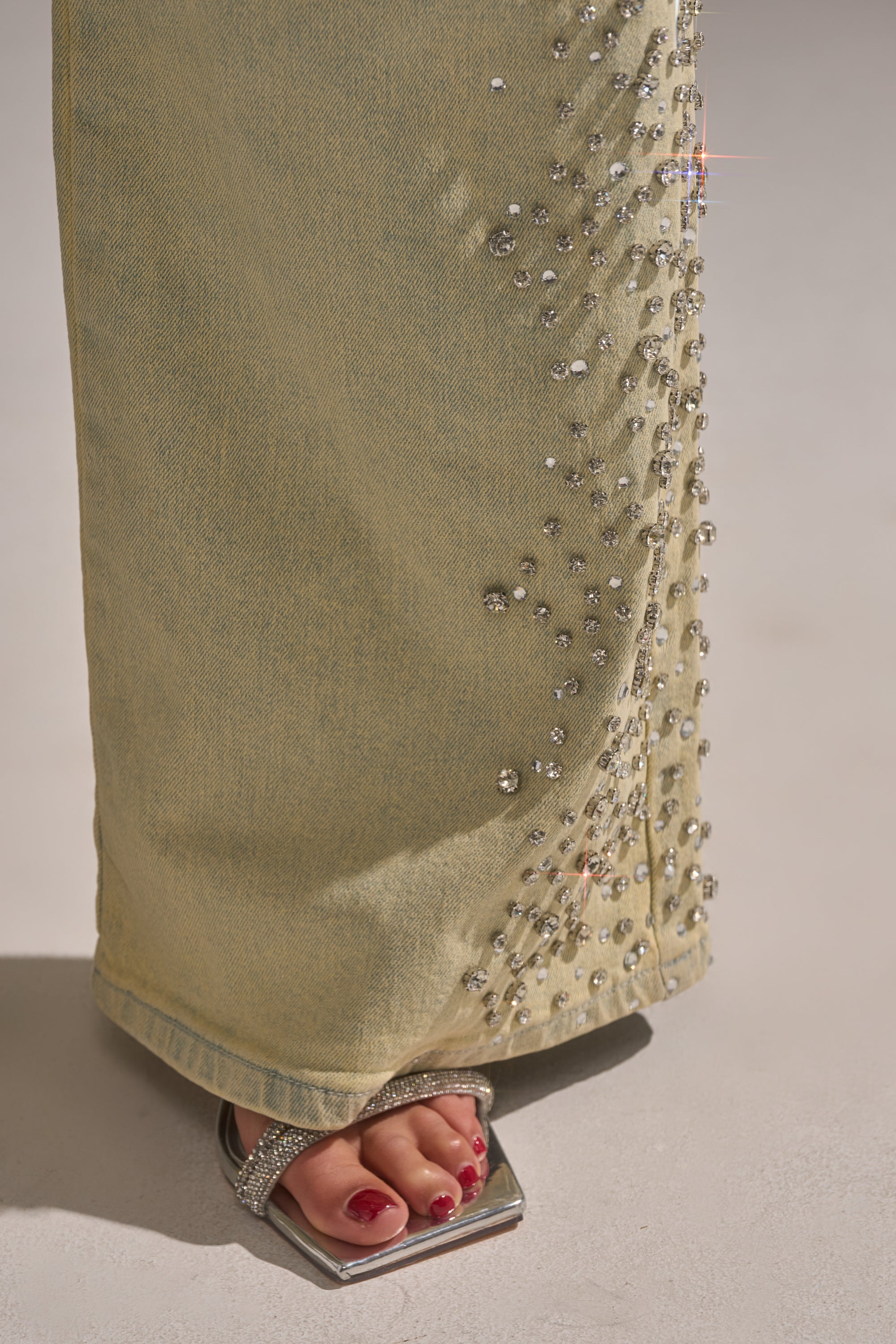 FEELING EXTREME RHINESTONE DENIM
