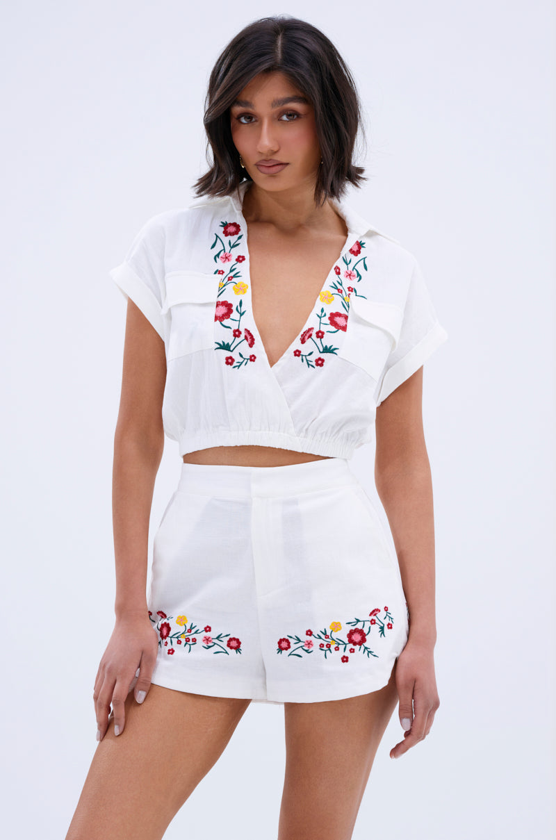 DAY TIME VIBES BUTTON DOWN TOP
