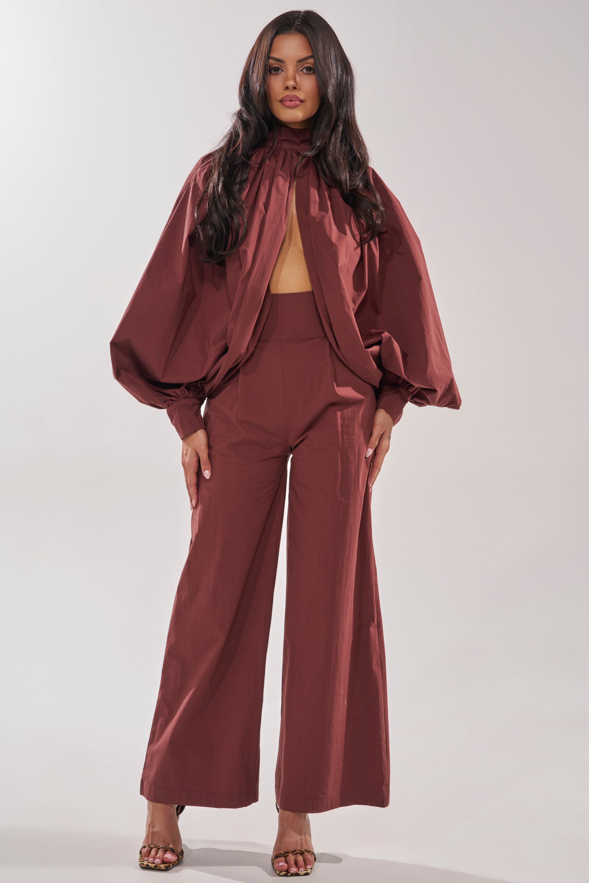GOLD COAST BALLOON SLEEVE BLOUSE IN BROWN