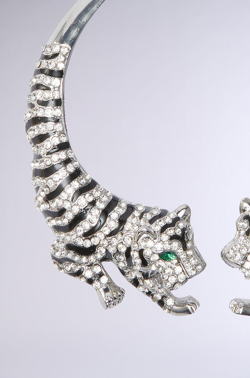 ON THE PROWL CHOKER