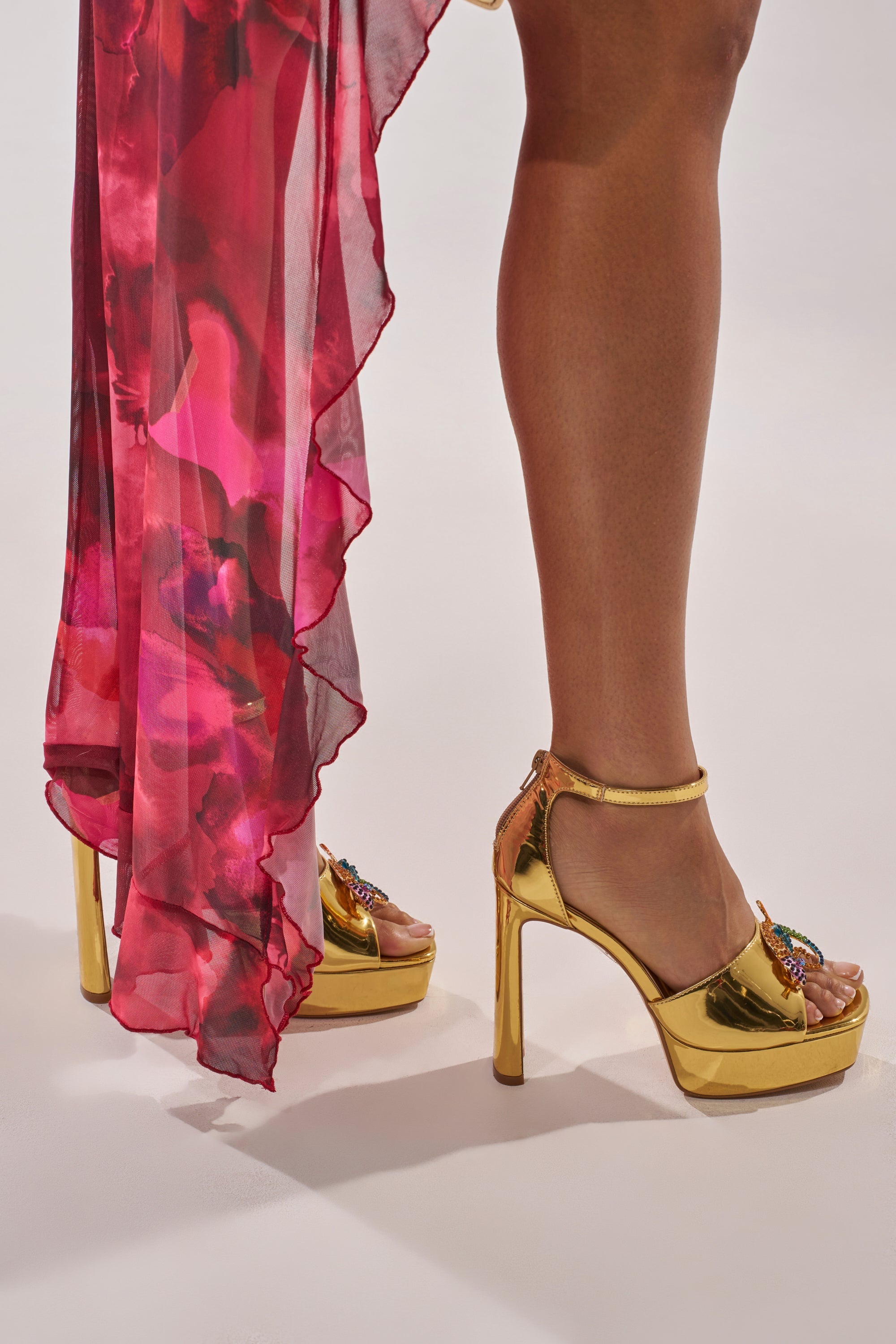 AZALEA WANG PASQUALE GOLD IGUANA EMBELLISHED SANDAL