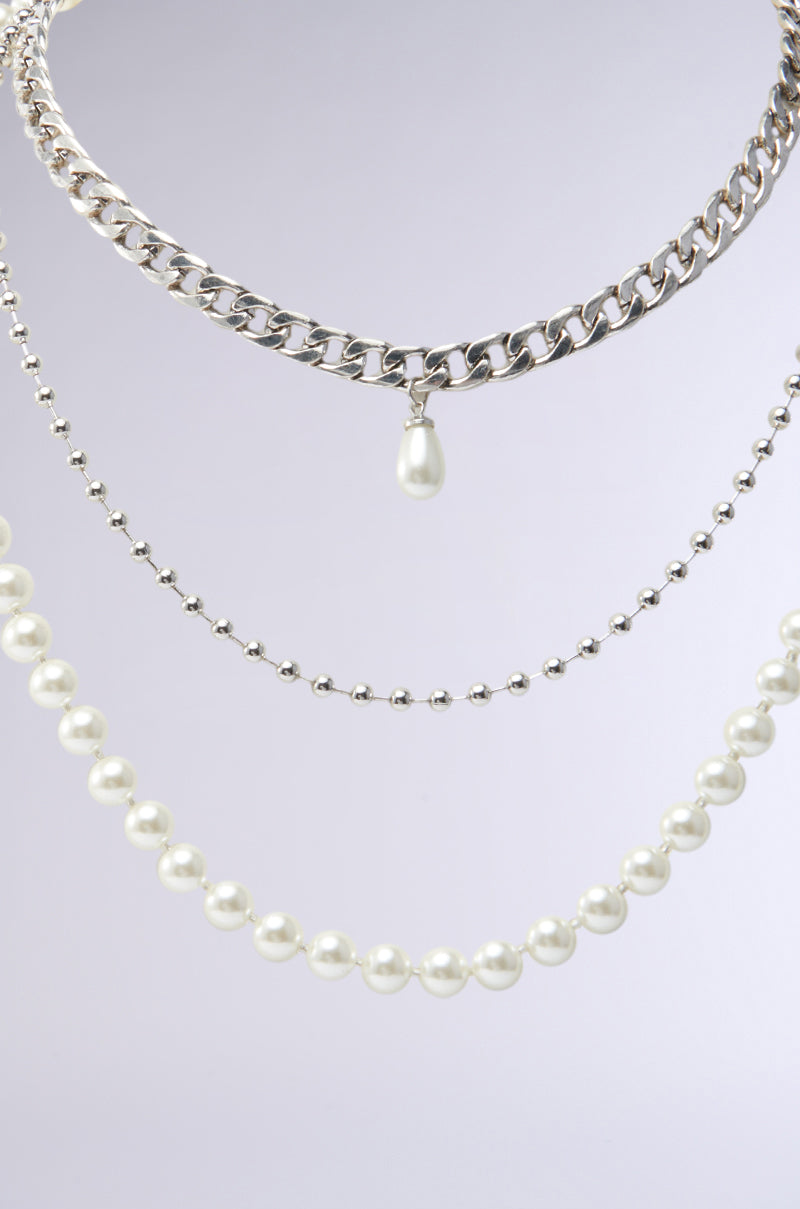 GLAM LIFE LAYERED NECKLACE