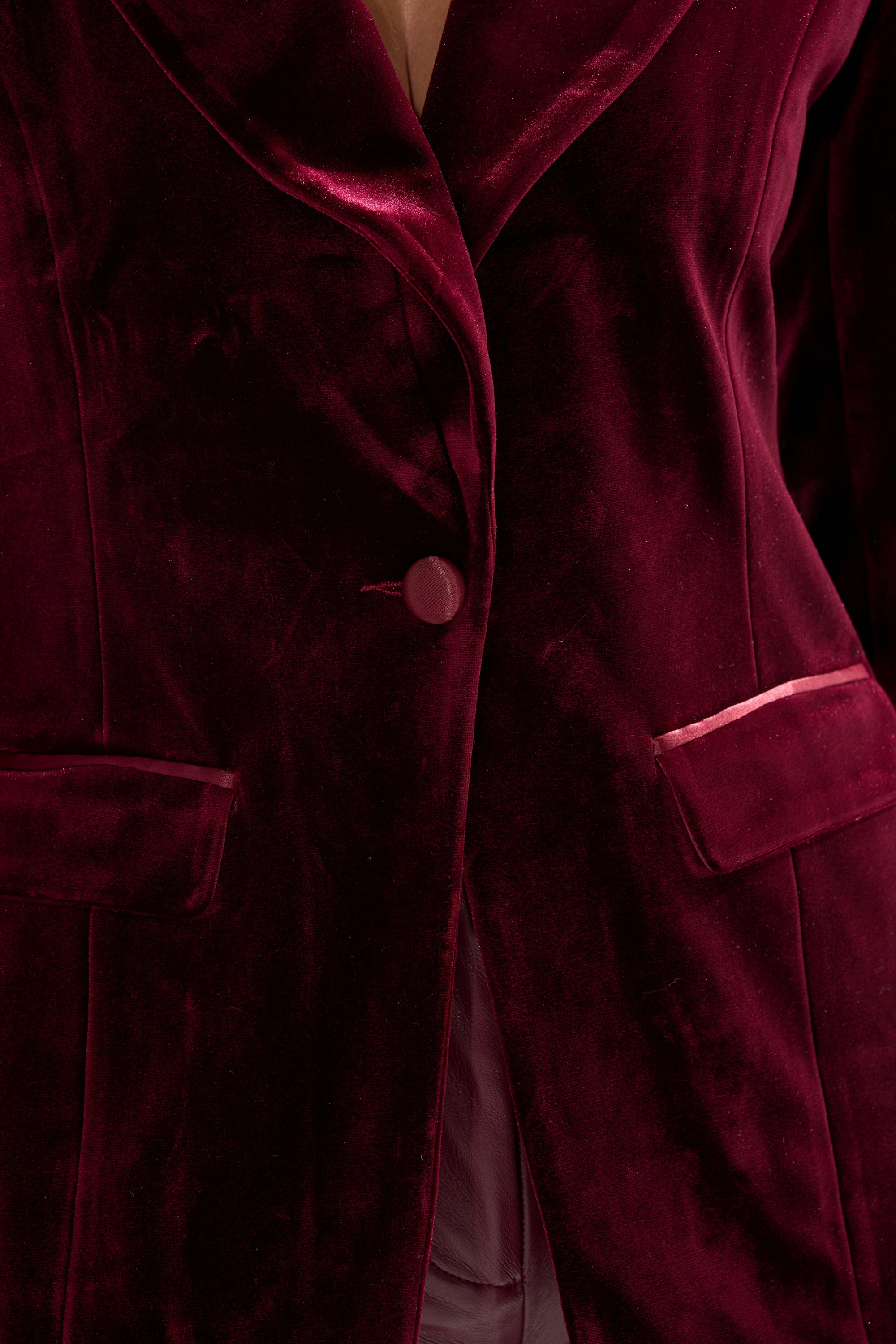 LUXE VELVET TUXEDO BLAZER