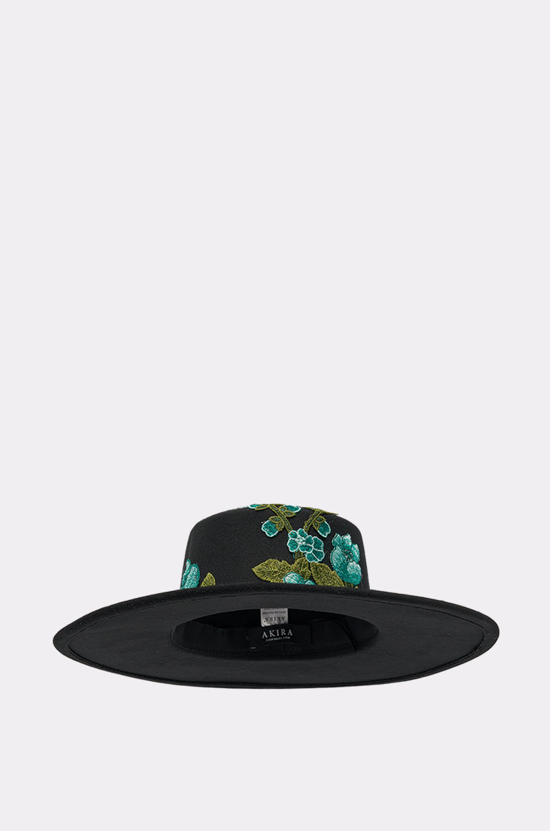 IN THE FIELD APPLIQUE BRIM HAT