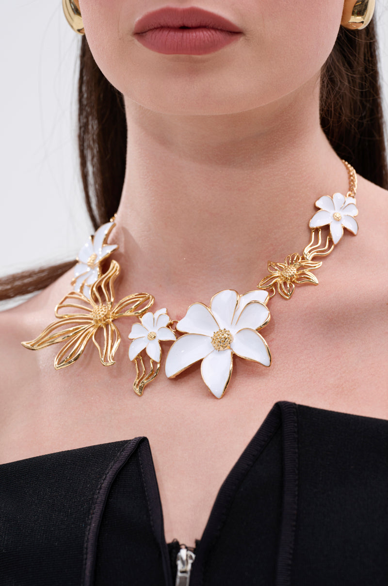 IN THE GARDEN NECKLACE