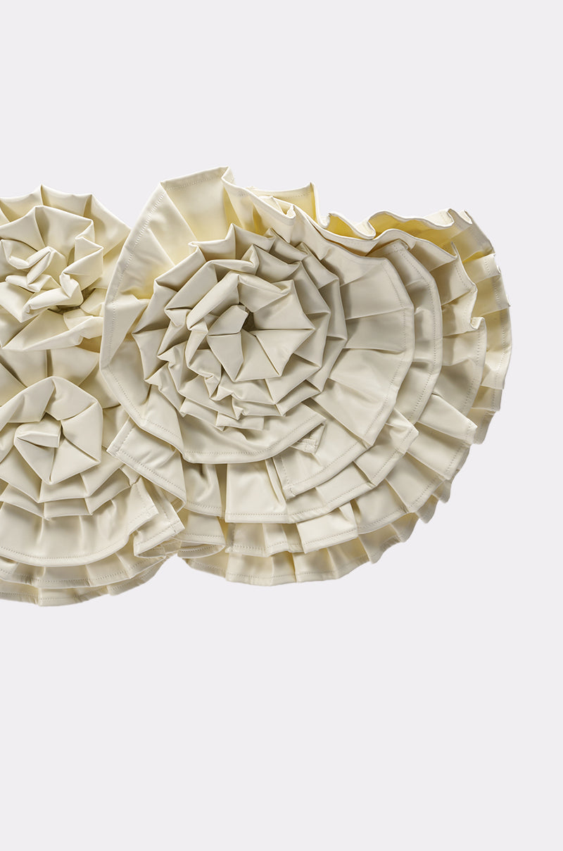 BLOOMING PU OVERSIZED BROOCH