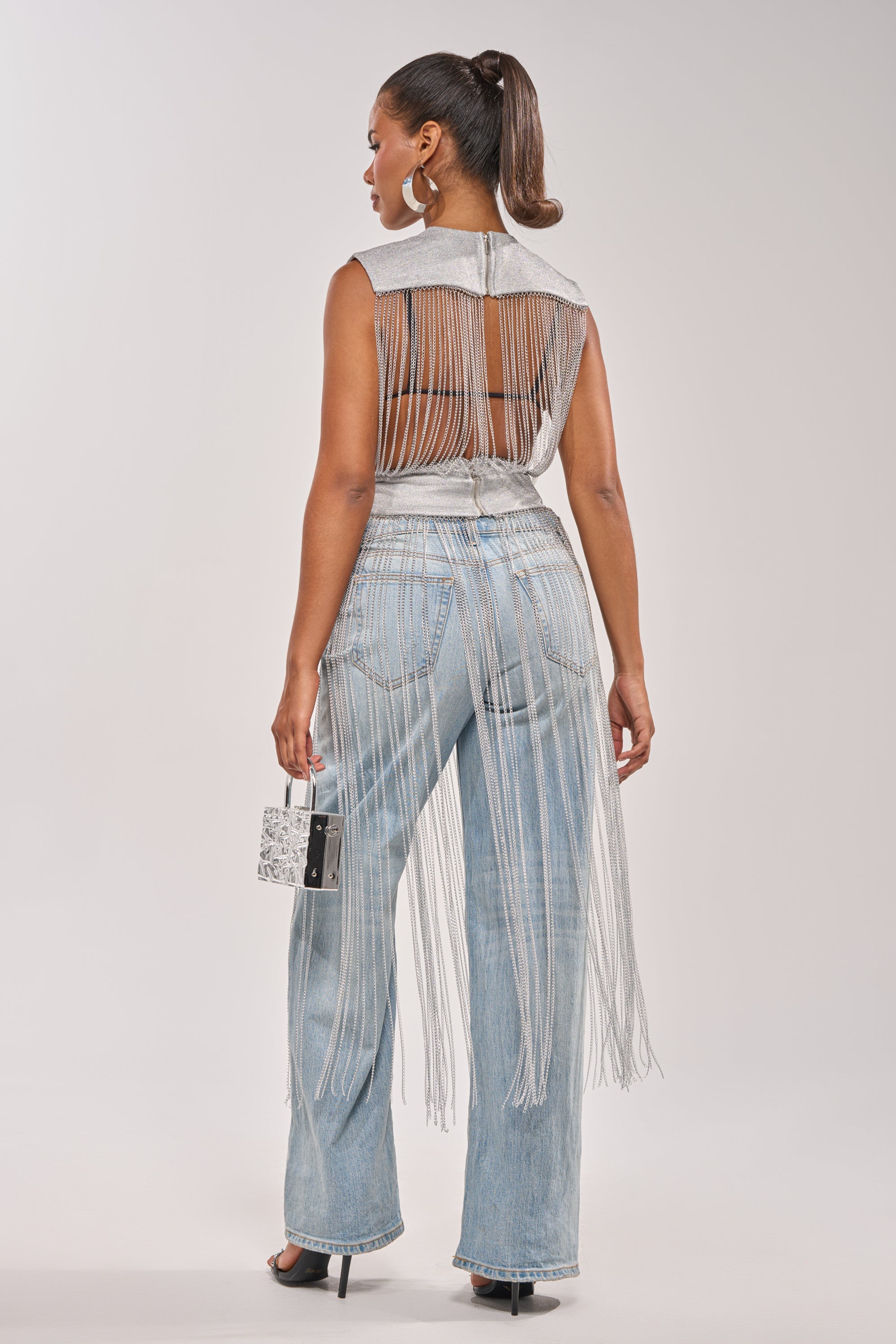 ARK SLEEVELESS CHAIN TOP